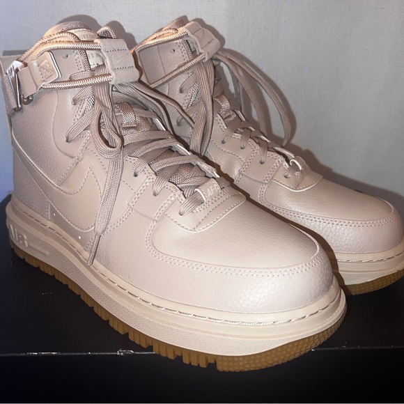 Nike Air Force 1 - Picture 4 of 11